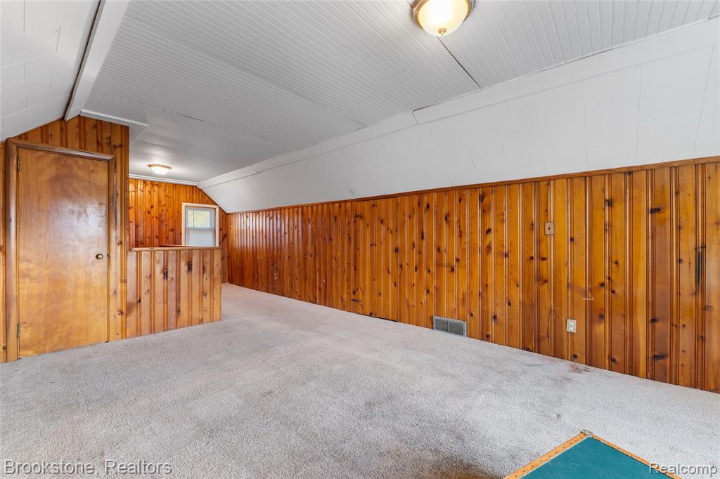 800 E BERNHARD Avenue, Hazel Park, MI 48030 — Photo 21