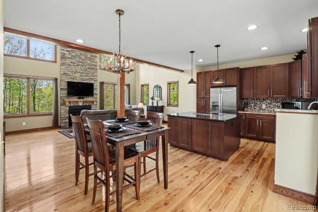 10429 9 Mile Road, Whitmore Lake, MI 48189 — Photo 7