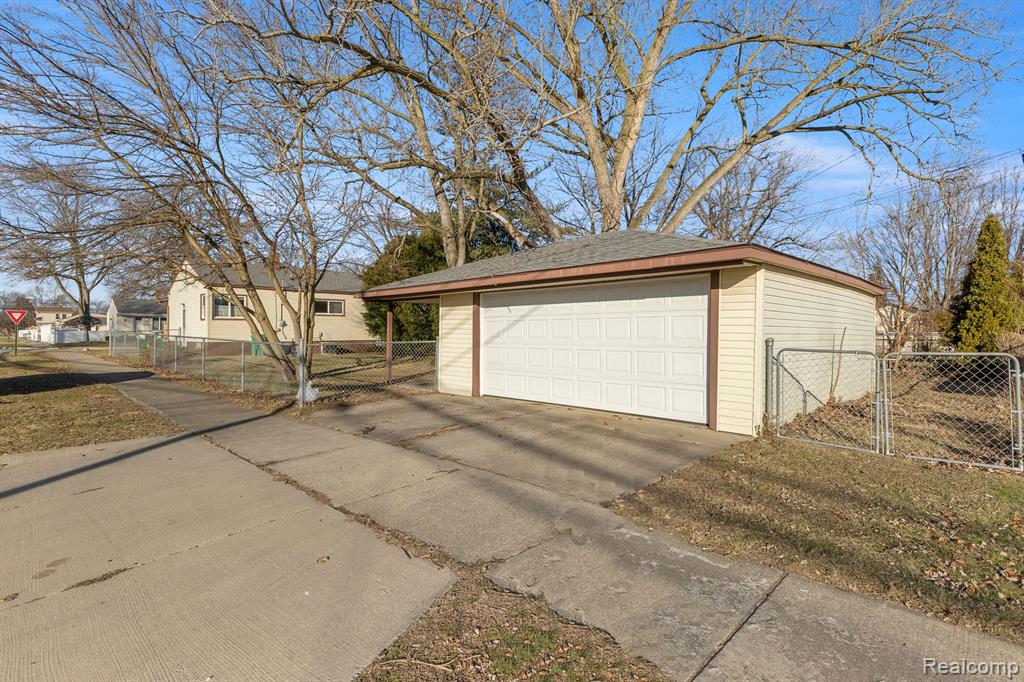 612 GILMAN Street, Garden City, MI — Photo 40