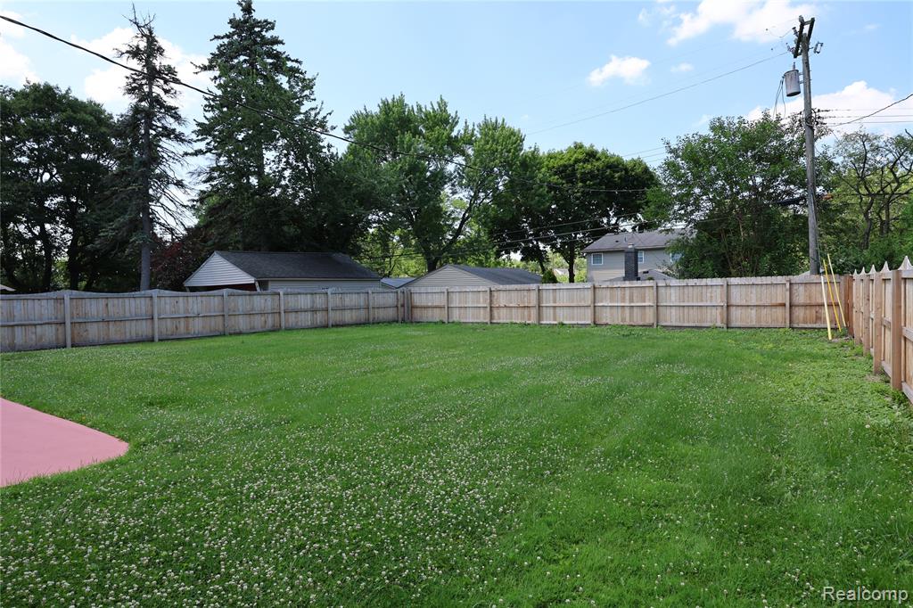 4121 Seminole Drive, Royal Oak, MI 48073 — Photo 9