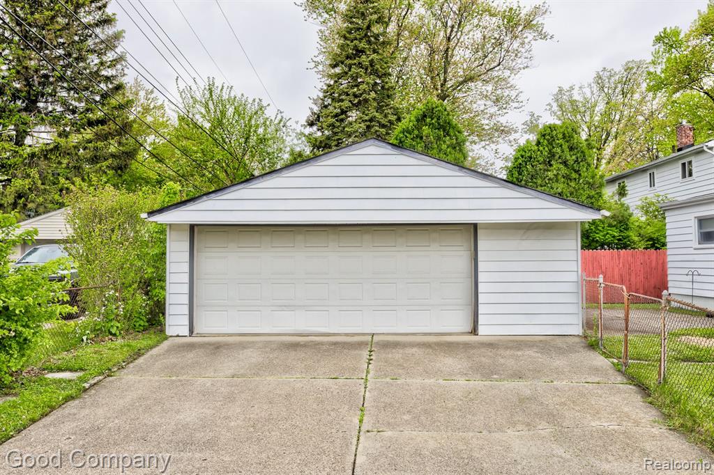 405 CHARLEVOIX Street, Clawson, MI — Photo 31