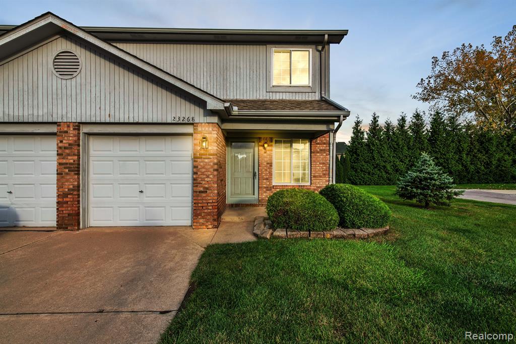 23268 STOFLET Lane, Trenton, MI 48183 — Photo 2