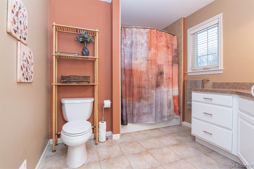 552 CROWN RIDGE Court, White Lake, MI — Photo 53