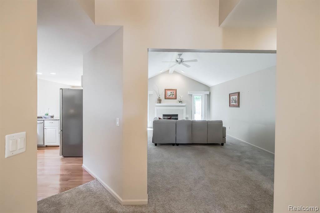 43221 Pointe Drive, 57, Clinton Twp, MI 48038 — Photo 6