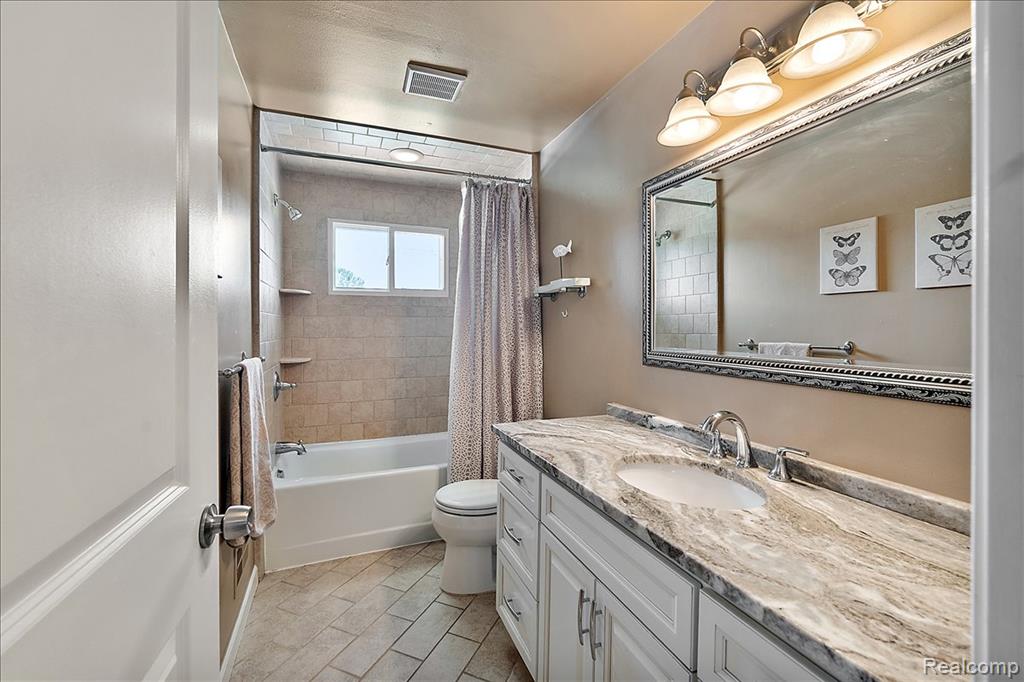 22461 Benjamin Street, Saint Clair Shores, MI 48081 — Photo 37