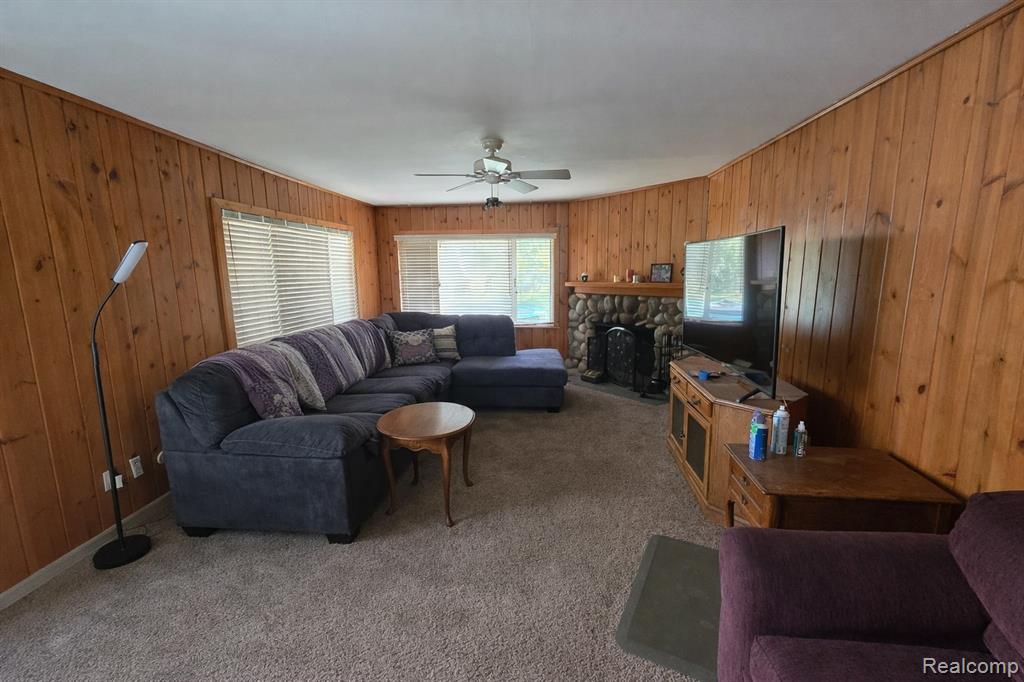 5969 Pleasant Drive, Waterford, MI 48329 — Photo 3