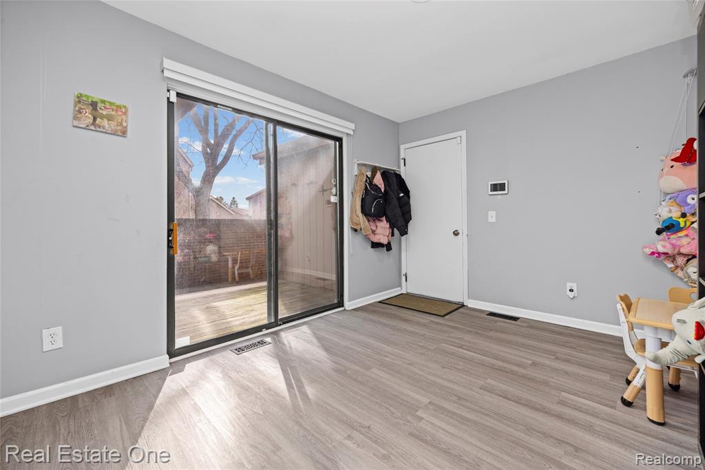 5273 Wright Way E, West Bloomfield, MI — Photo 24