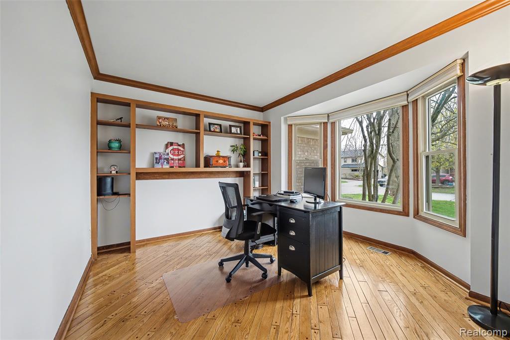 37764 Stableview Drive, Farmington, MI 48335 — Photo 13