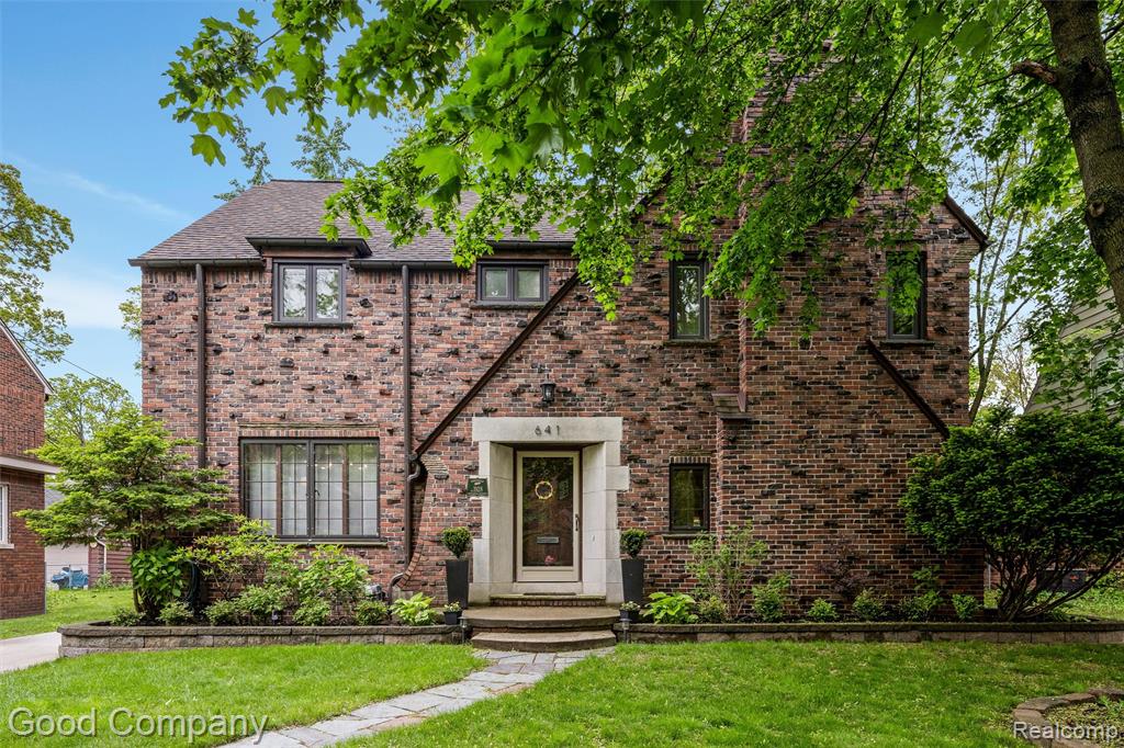 641 W WOODLAND Street, Ferndale, MI 48220 — Photo 2