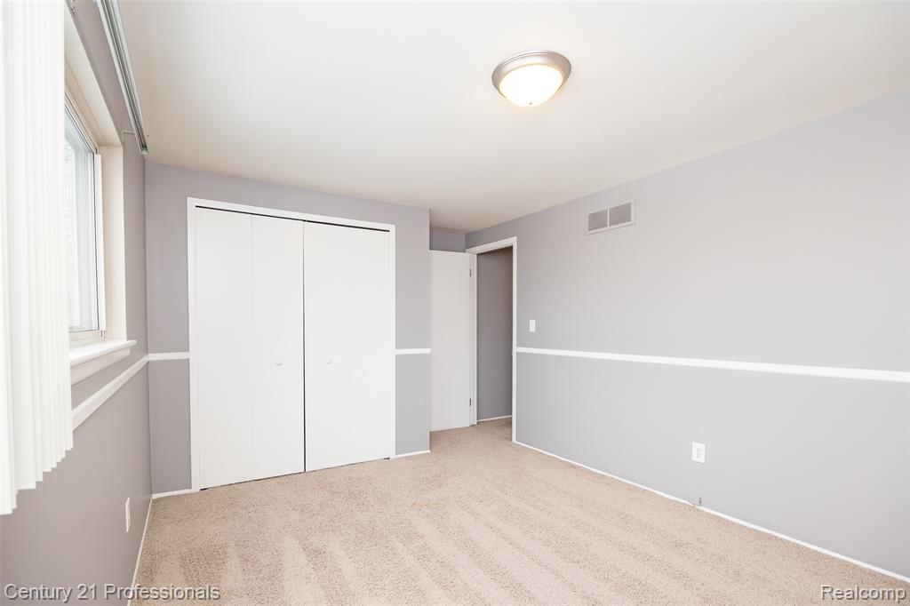 4939 Duchess Drive, Sterling Heights, MI 48310 — Photo 14