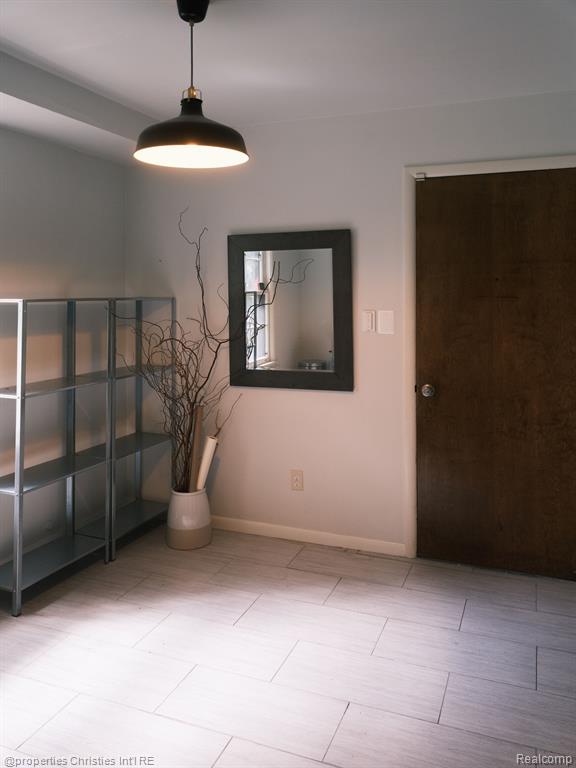 7388 LINDENMERE Drive, Bloomfield Hills, MI 48301 — Photo 23