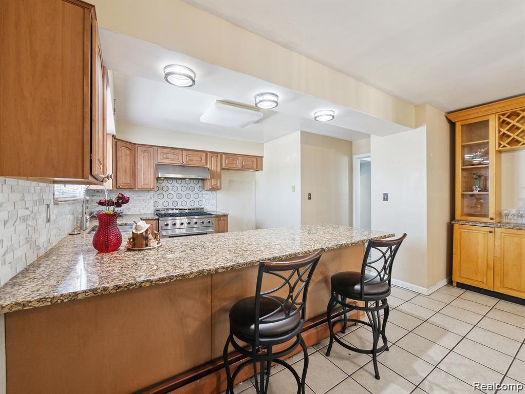 664 BUCKINGHAM Avenue, Lincoln Park, MI 48146 — Photo 13