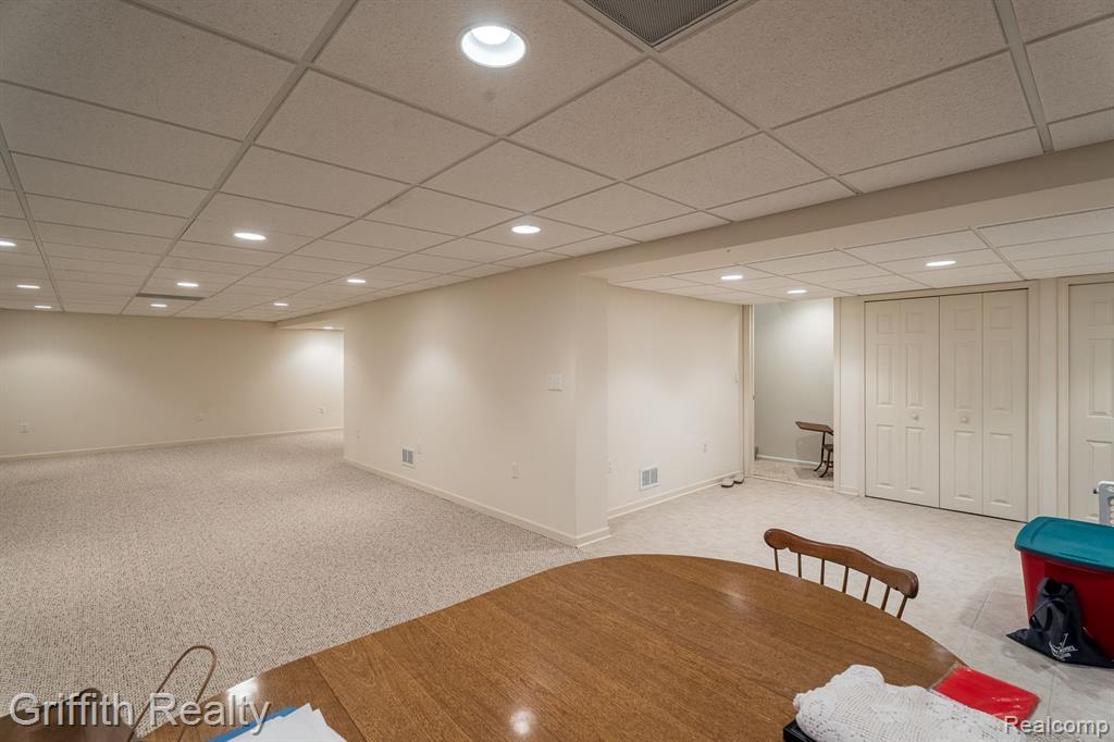 850 CALPERNIA, Wixom, MI 48393 — Photo 28