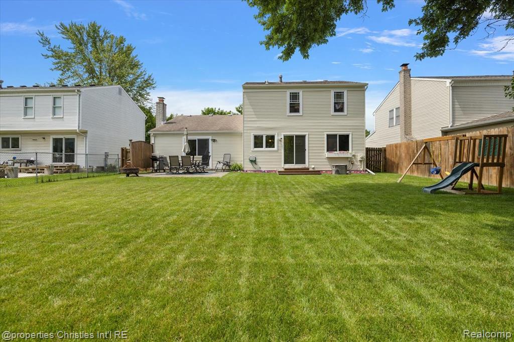 555 Worthington Road, Canton, MI 48188 — Photo 5
