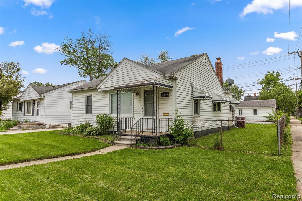 8306 HELEN, Center Line, MI 48015 — Photo 2