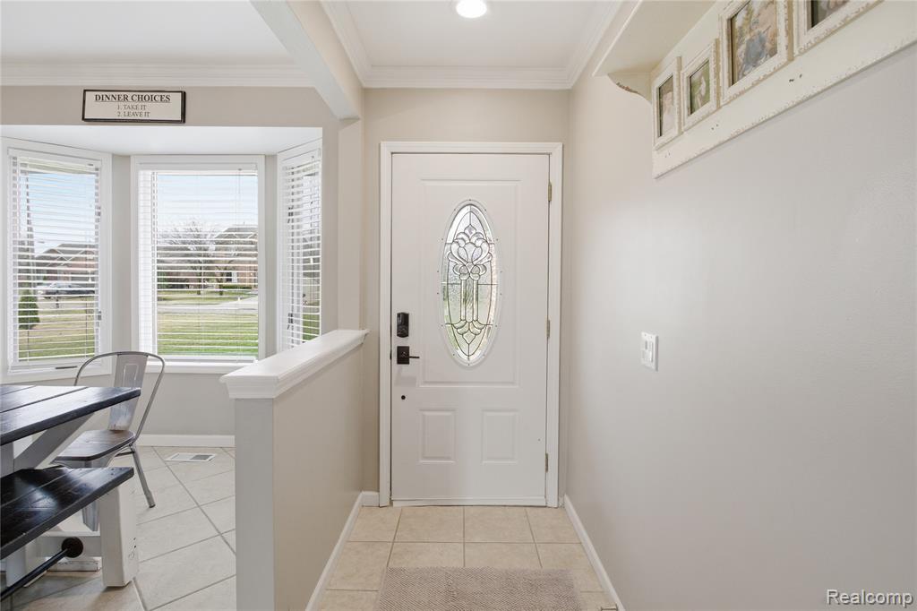 8234 E Pearson Road E, Shelby Twp, MI 48316 — Photo 2