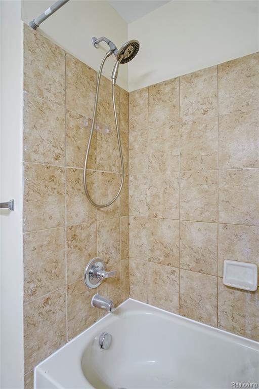 29742 Fox Run Circle, Warren, MI 48092 — Photo 11