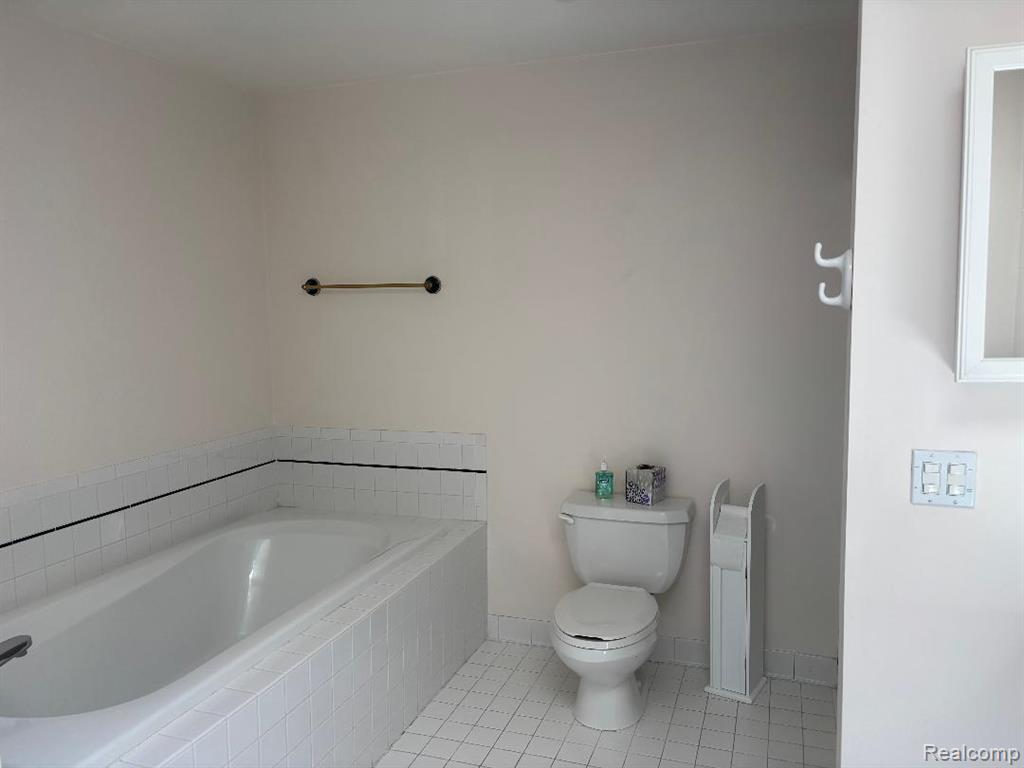 2136 Millstream Drive, Wixom, MI 48393 — Photo 20