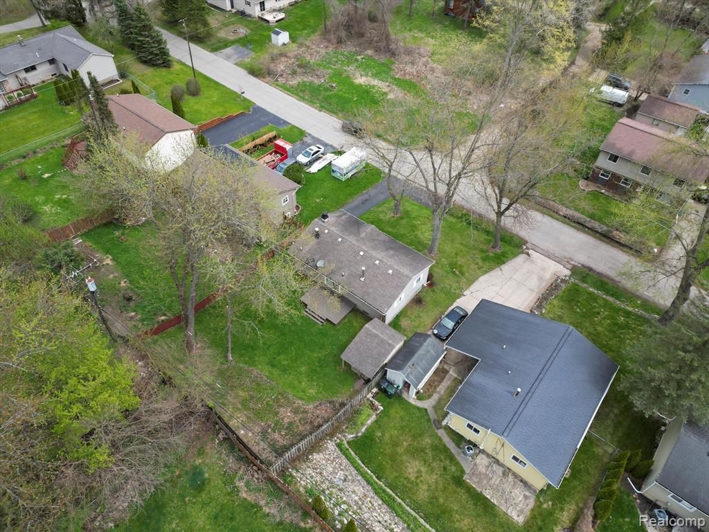 806 HARRY PAUL Drive, Lake Orion, MI 48362 — Photo 36
