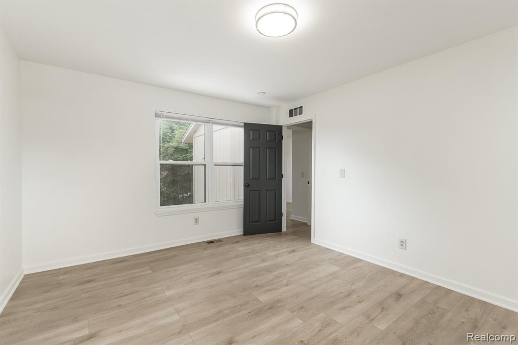 3104 Woods Circle, Detroit, MI 48207 — Photo 33