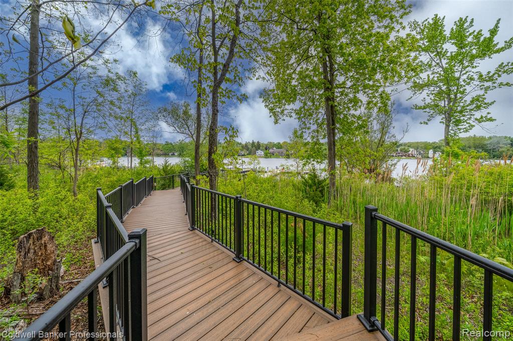 6560 Pleasant Lake Court, 11, West Bloomfield, MI — Photo 51