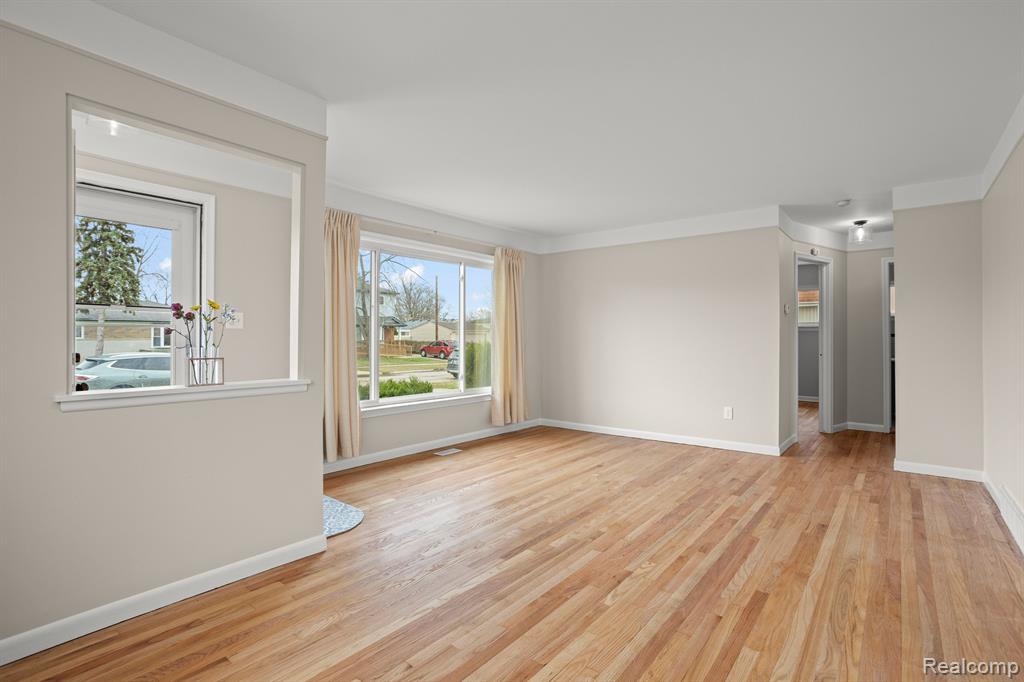 8531 BLACKBURN Drive, Westland, MI — Photo 4