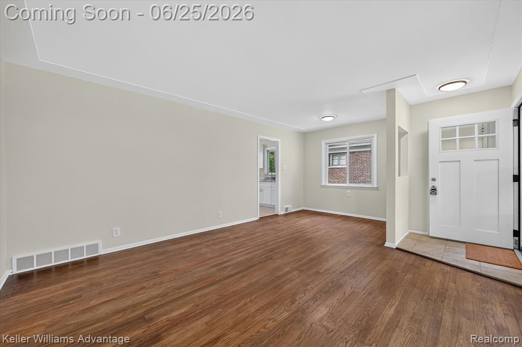 21681 Sussex Street, Oak Park, MI 48237 — Photo 9
