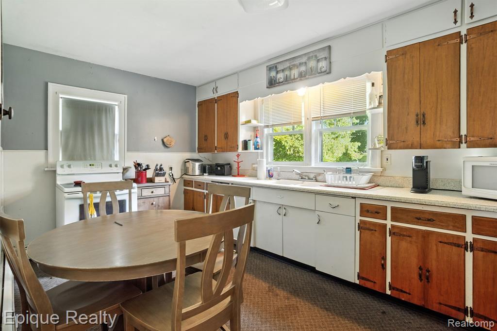 203 E Mechanic Street, Yale, MI 48097 — Photo 2