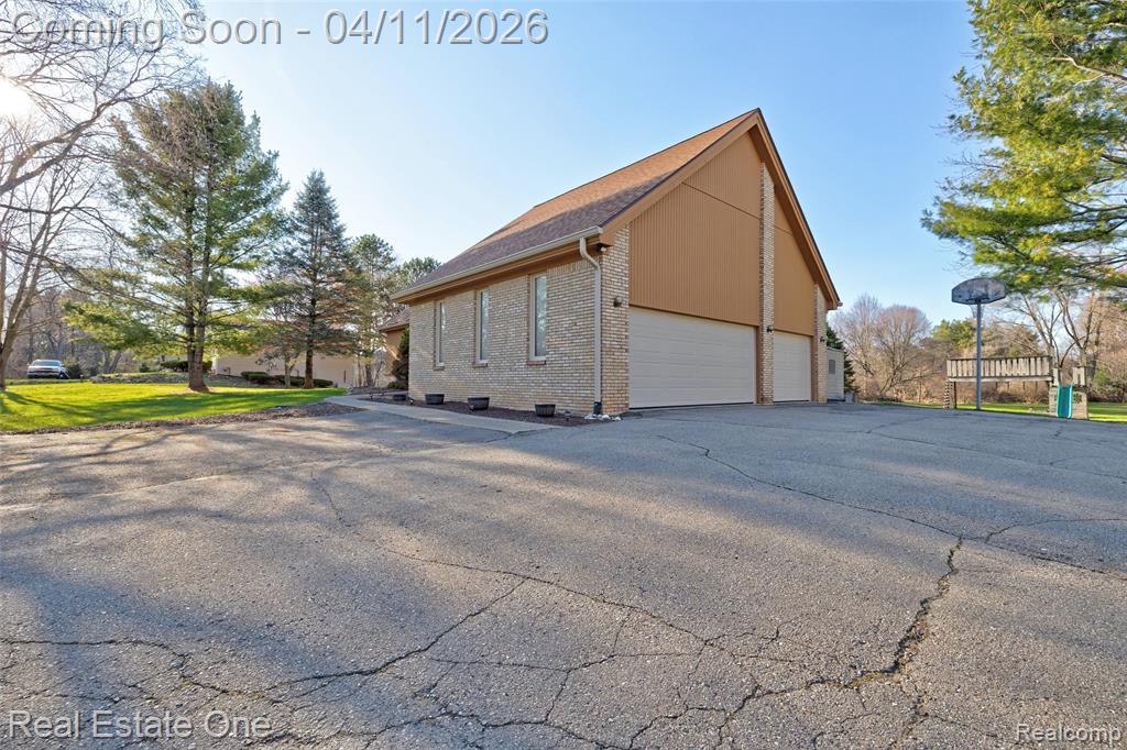 6400 Oak Hill Road, Ortonville, MI 48462 — Photo 61