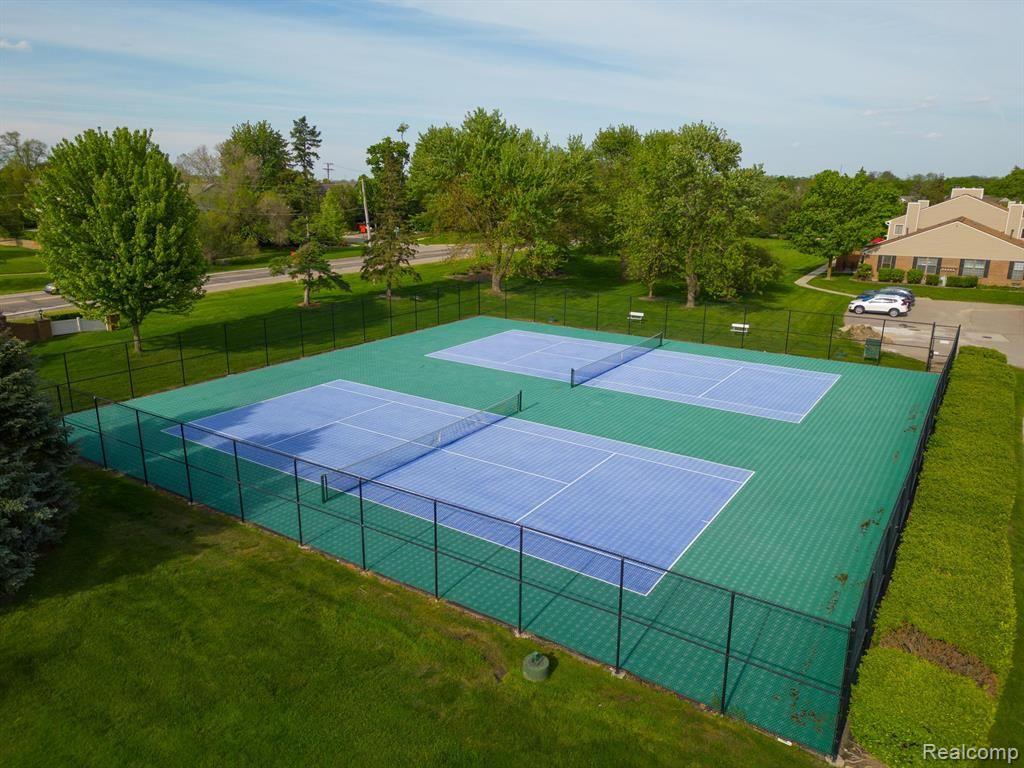 22200 PONDVIEW, Novi, MI — Photo 27