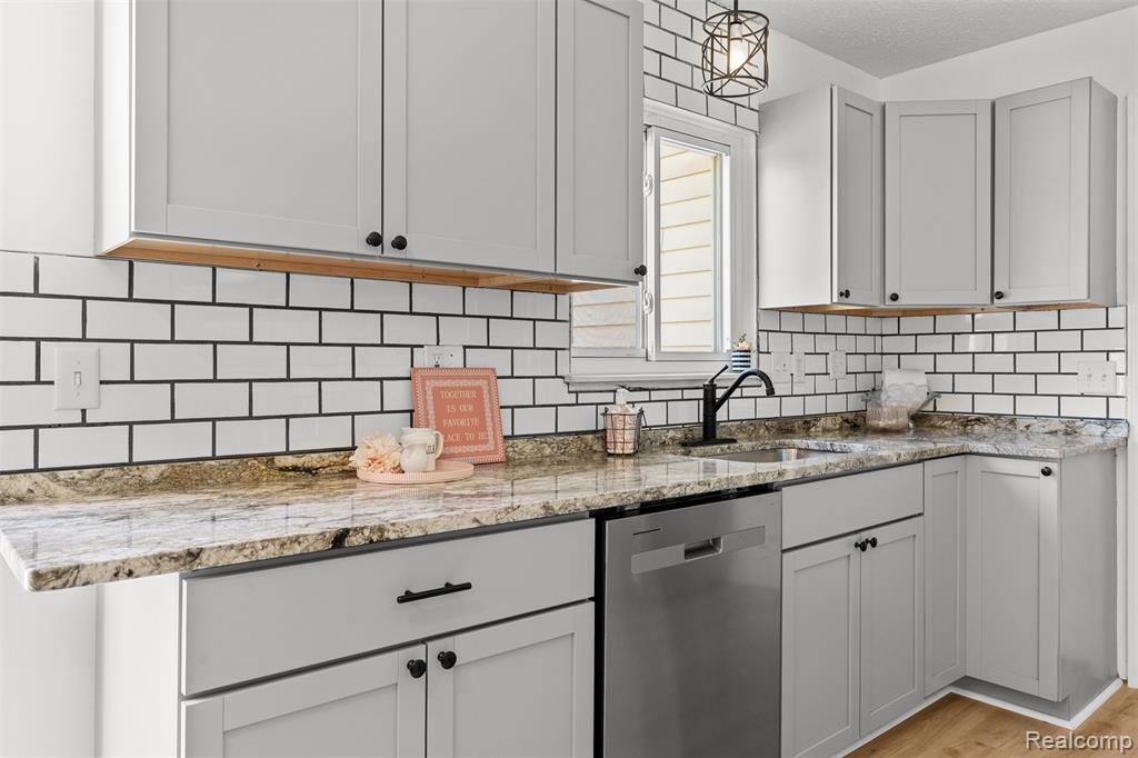640 N Madison Street, Perry, MI 48872 — Photo 13