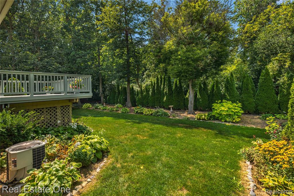 4364 Meadows Avenue, Burton, MI 48439 — Photo 37