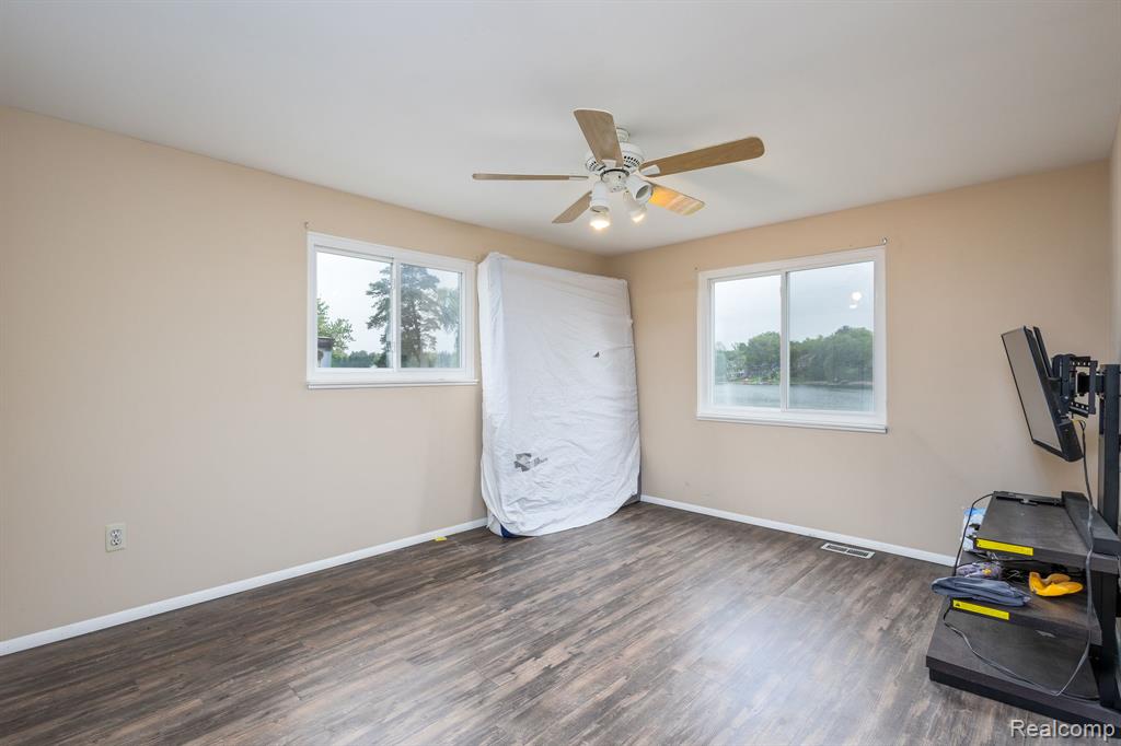 656 Lawson Drive, Lake Orion, MI 48362 — Photo 23