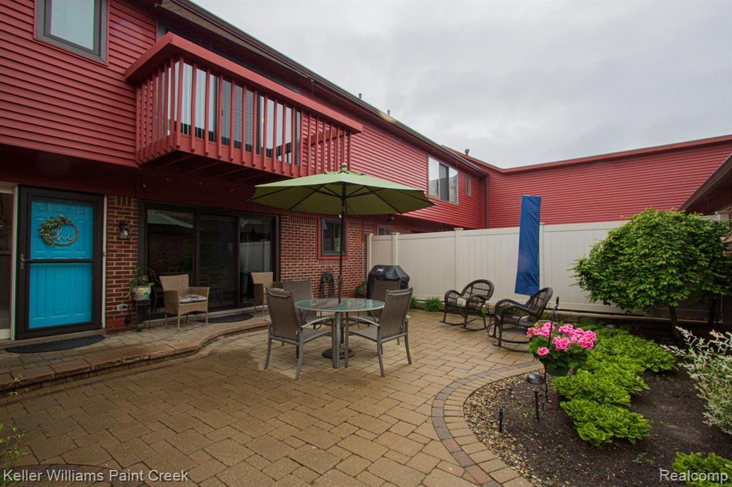 42200 LOCHMOOR Street, Clinton Twp, MI 48038 — Photo 5