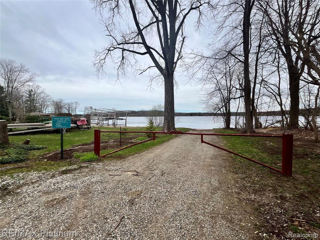 11280 Patterson Lake Dr Drive, Pinckney, MI 48169 — Photo 19