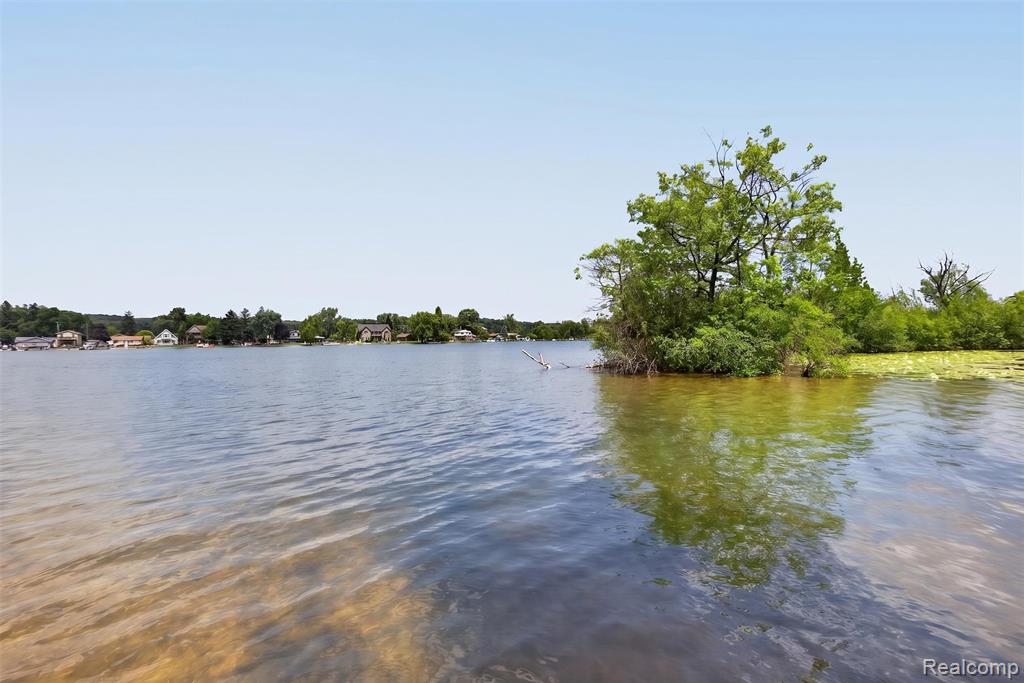 VAC Island on Pontiac Lake, White Lake, MI — Photo 5