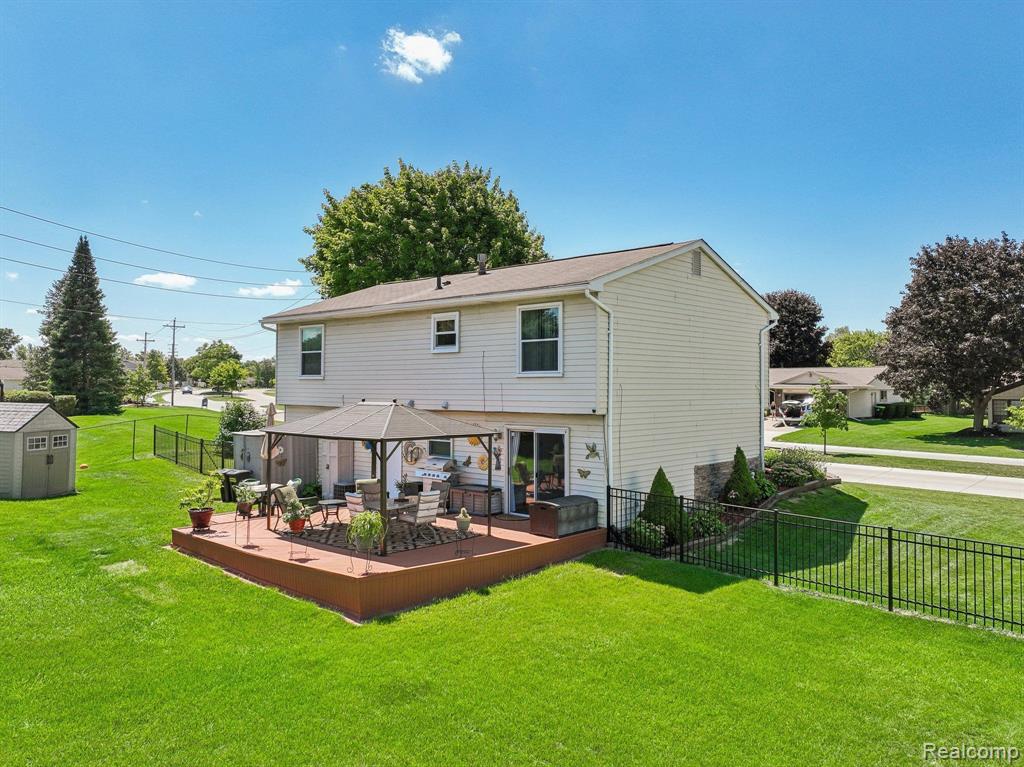 23244 CRANBROOKE Drive, Novi, MI — Photo 37