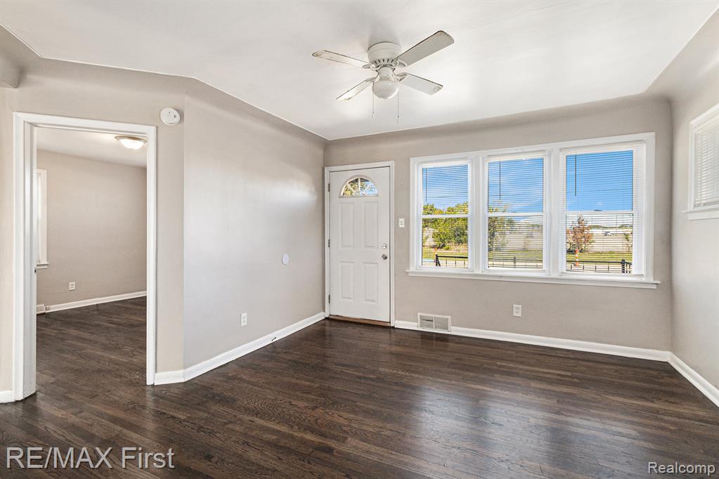 5584 Toepfer Road, Warren, MI 48091 — Photo 5