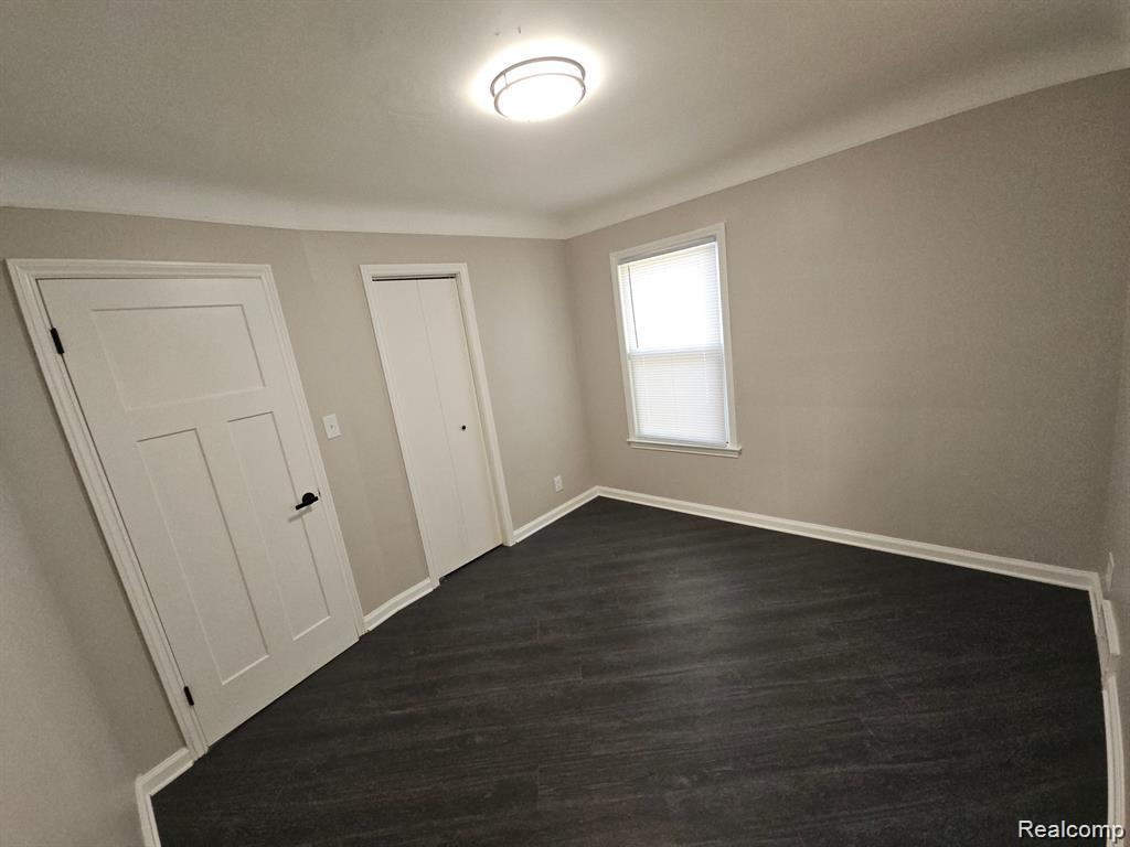 20300 ELKHART Street, Harper Woods, MI 48225 — Photo 13