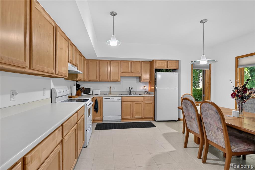 5388 Hartland Road, Fenton, MI 48430 — Photo 39