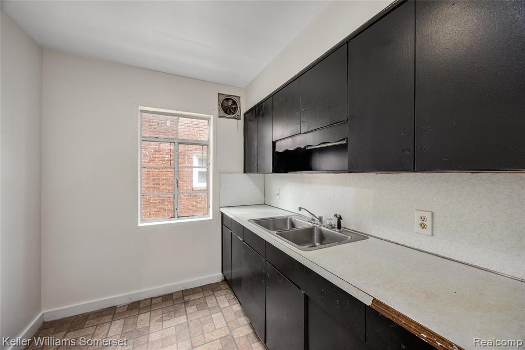 16260 Collingham Drive, Detroit, MI 48205 — Photo 10