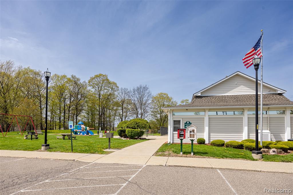 39826 Village Wood Circle, Novi, MI — Photo 18