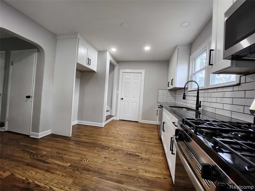 550 E Mapledale Avenue, Hazel Park, MI 48030 — Photo 8