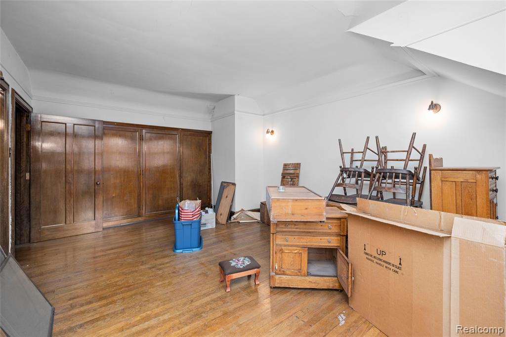 2475 Iroquois Street, Detroit, MI 48214 — Photo 79