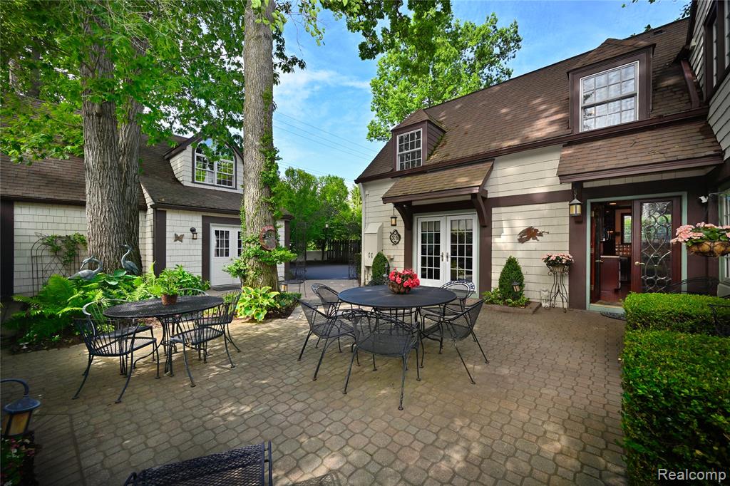680 Wimbleton Drive, Birmingham, MI 48009 — Photo 38