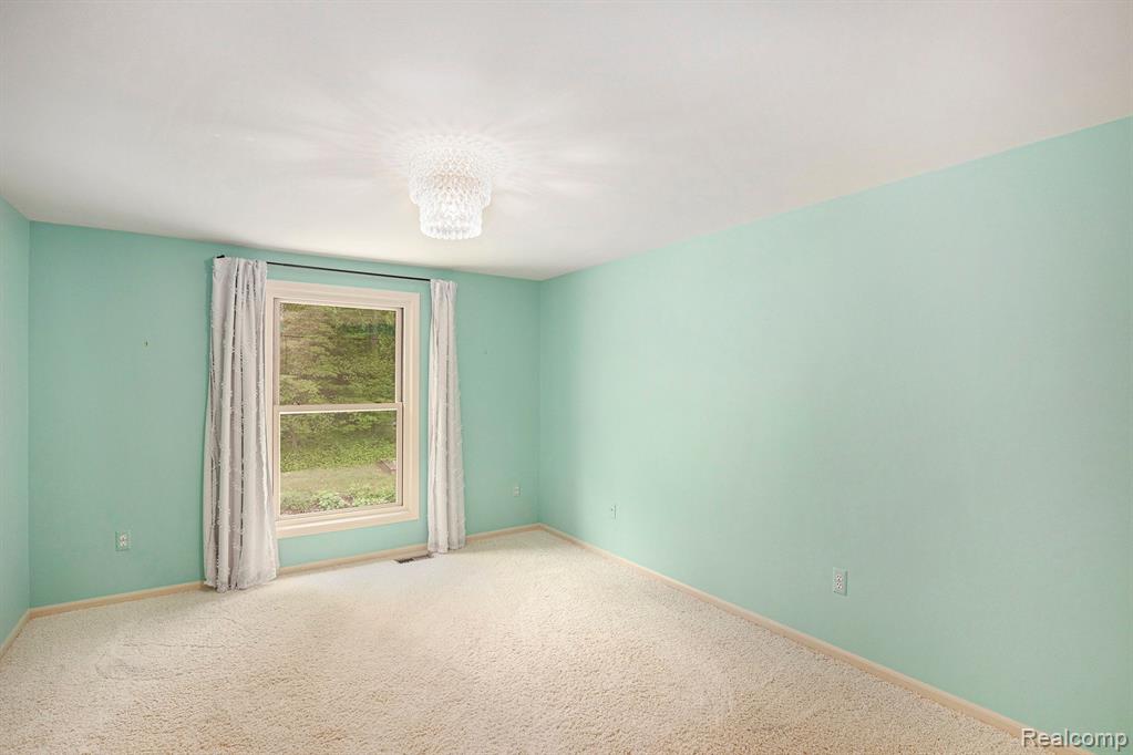 7254 DARK LAKE Drive, Clarkston, MI — Photo 31