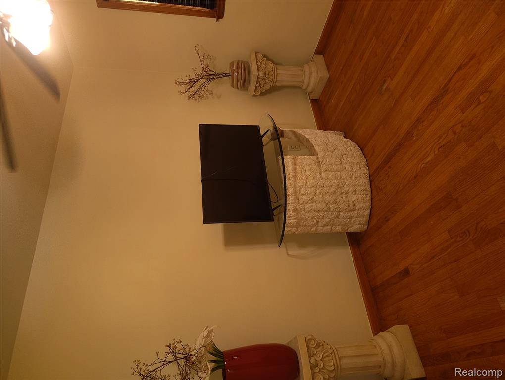 6906 Greenview Avenue, Detroit, MI 48228 — Photo 21