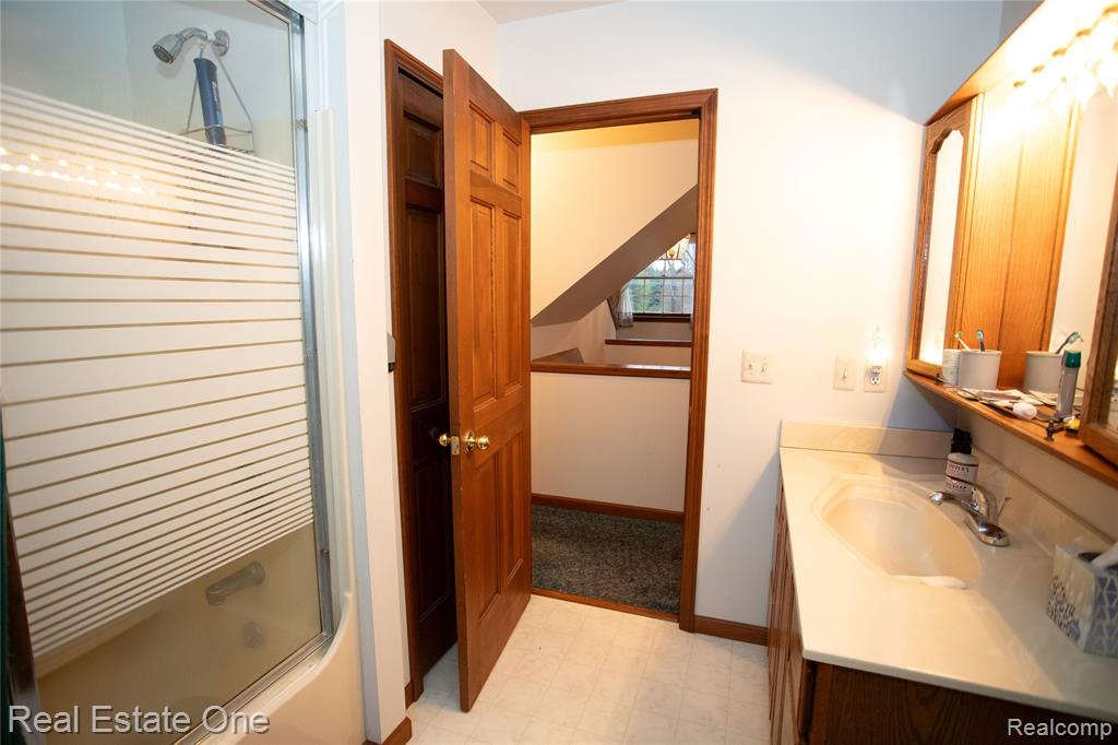 246 Nicklas Court, Oxford, MI 48371 — Photo 51