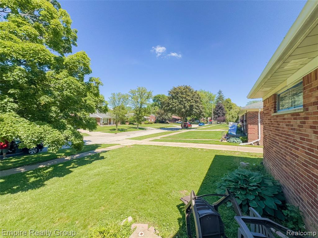 905 N Esplanade Street, Mount Clemens, MI 48043 — Photo 6