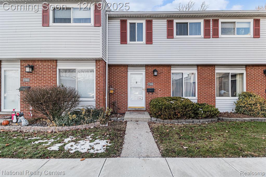 27809 EASTWICK SQ., Roseville, MI 48066